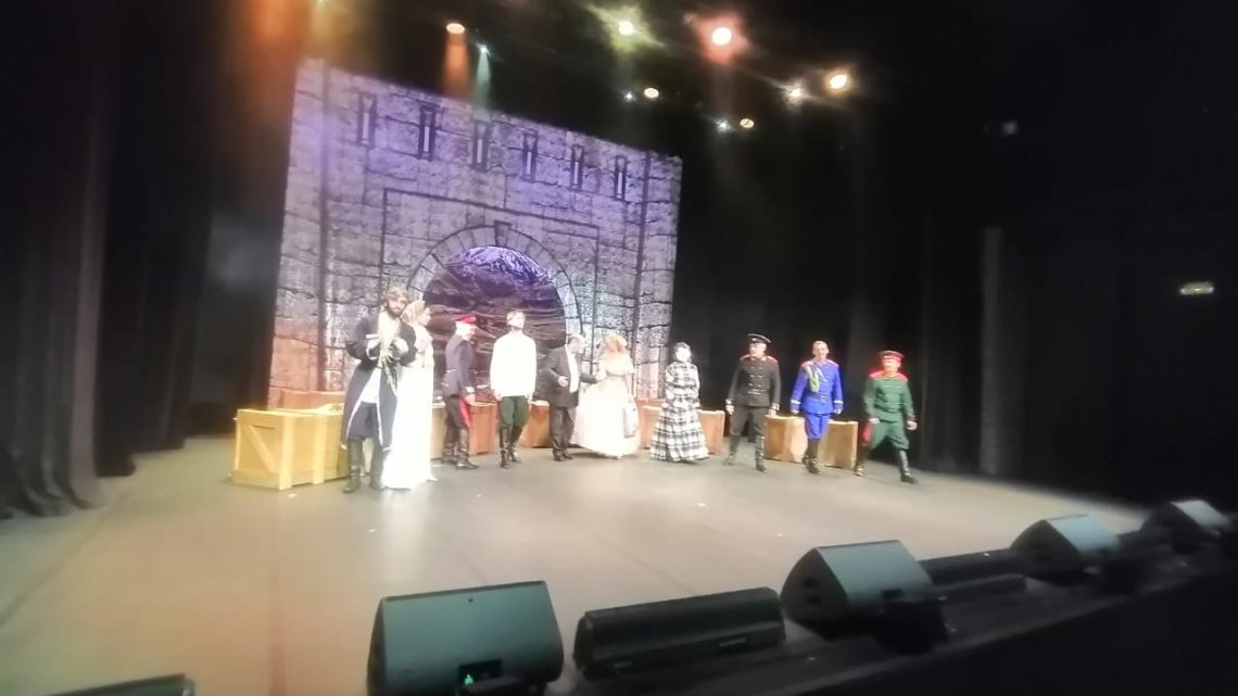 Театр «Восток-Запад» открылся в Москве с премьеры спектакля по пьесе драматурга из Дагестана Шапи Казиева